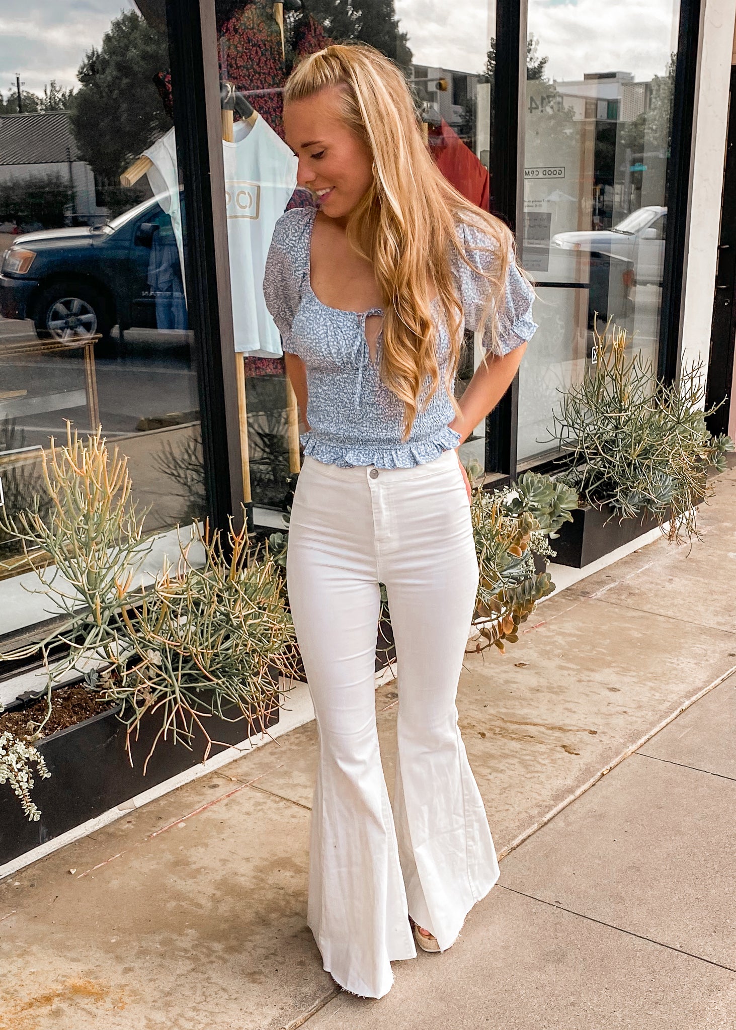15 Looks With High-Waisted Flare Pants - Styleoholic